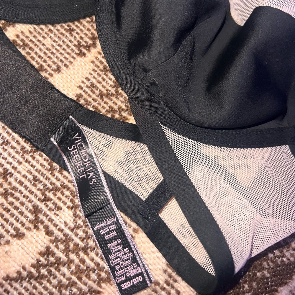 BRAND NEW NEVER WORN Victoria secret Demi bra || black and baby pink
